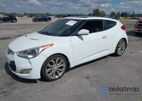 2015 Hyundai Veloster z USA, uszkodzony, nr VIN KMHTC6AD4FU239671